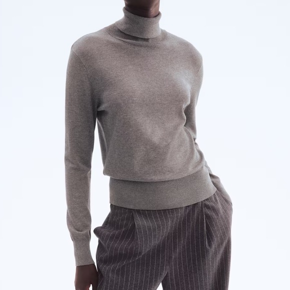 H&M Women’s Brown-Grey Turtleneck Long Sleeve Sweater- Size XS - Picture 2 of 10